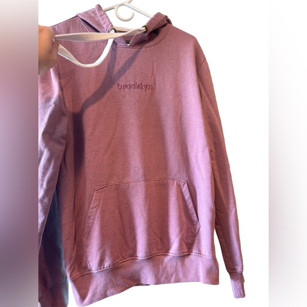 Brooklyn Embroidered Hoodie in Mauve sz medium!